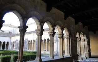 Claustro - Monasterio Santa María la Real de Nieva Qué ver en Santa María la Real de Nieva