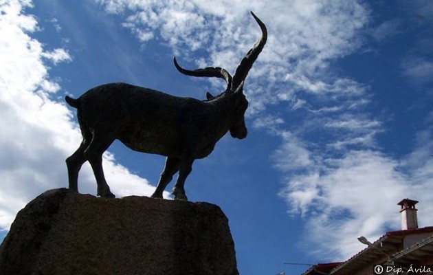 Monumento a la Cabra - Villarejo del Valle