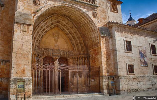 Portada principal - Catedral de El Burgo de Osma