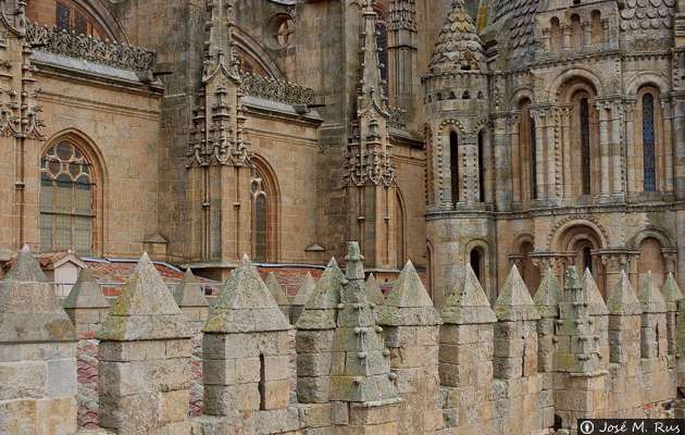 Almena y Torre del Gallo - Catedral vieja de Salamanca