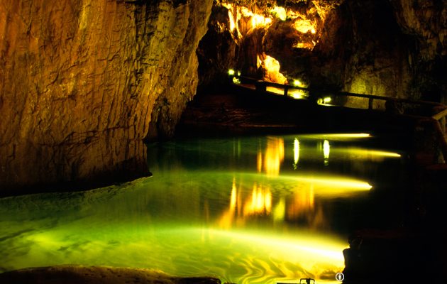 Lago - Cueva de Valporquero