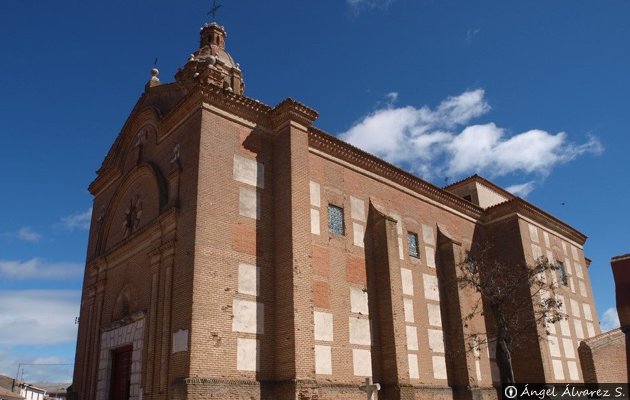 Iglesia Parroquial de San Pedro - Serrada