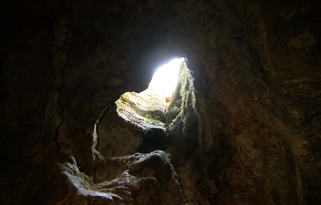 Qué ver en la Montaña Palentina - Cueva de los Franceses 