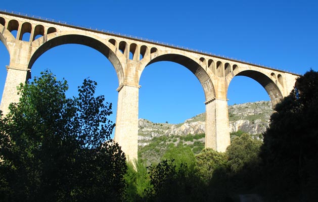 Viaducto Hoces del Riaza - Línea de ferrocarril de Madrid a Irún
