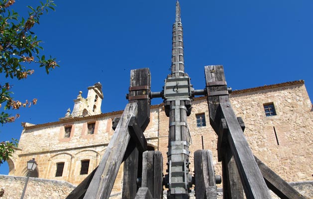 Reconstrucción de arma medieval - Catapulta de Maderuelo