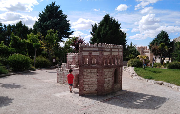 Puerta de Cantalapiedra - Madrigal de las Altas Torres
