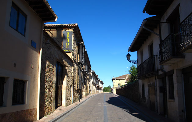 Calle la Iglesia - Riaza - Segovia