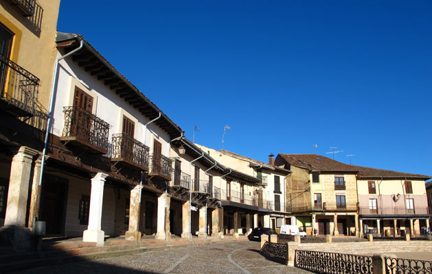 Ruta por SIERRA AYLLÓN: (Segovia) Riaza y pueblos negros