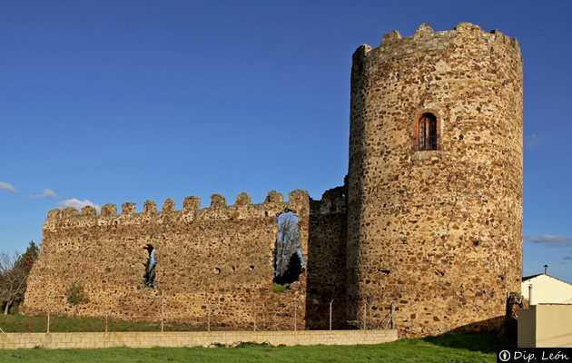 Castillo de Palacios de la Valduerna