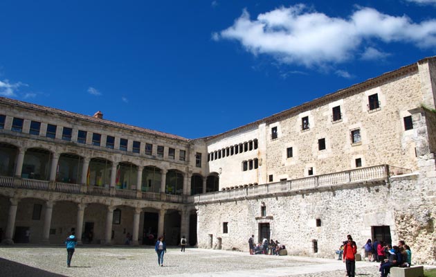 Horarios y Visitas teatralizadas Castillo de Cuéllar - Segovia