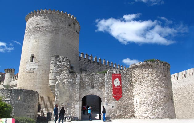 Castillo de Alburquerque - Castillo de Cuéllar