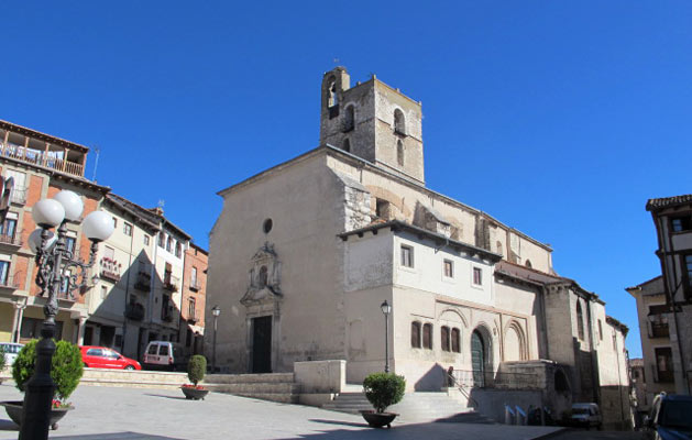 Plaza Mayor de Cuéllar - Iglesia de San Miguel