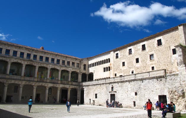 Castillo Medieval de Cuéllar - Instituto Duque de Alburquerque