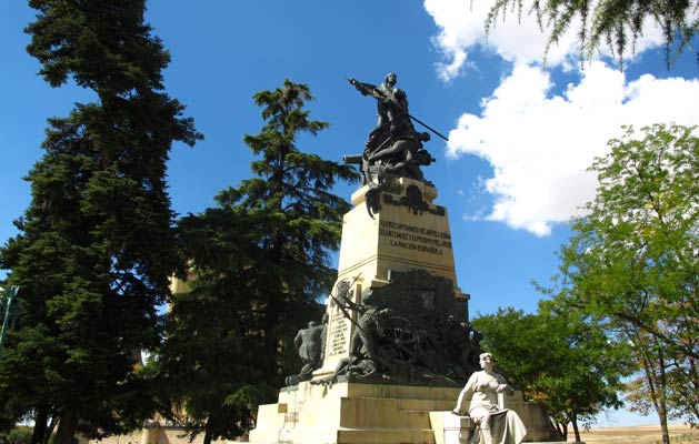 Estatuas en Segovia - Monumento Jardines del Alcázar