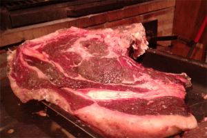 Especialidad carne de buey - Centro de Turismo Rural Fuentelamora